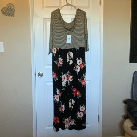 NWT Plus Size Maxi with pockets - Picture 2 of 5